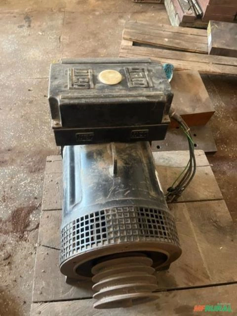TURBINA BETTA PELTRON, BAIXA VAZÃO 25 KVA, COM GERADOR BRUSHELLES, TUDO SEM USO! Imagem TURBINA BETTA PELTRON, BAIXA VAZÃO 25 KVA, COM GERADOR BRUSHELLES, TUDO SEM USO!