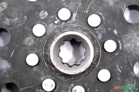 Imagem DISCO DE EMBREAGEM NEW HOLLAND TL75/TL85/TL90/TL95 5167937-LUK 7168 Imagem DISCO DE EMBREAGEM NEW HOLLAND TL75/TL85/TL90/TL95 5167937-LUK 7168