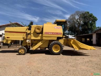 Colheitadeira New Holland 8040 Imagem Colheitadeira New Holland 8040