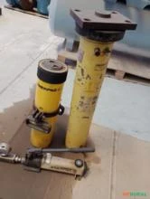 CONJUNTO  ENERPAC HIDRAULICO BOMBA E  02 CILINDROD HIDRAÚLICOS