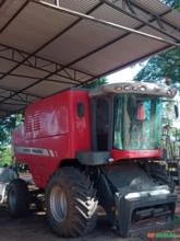 Colheitadeira Massey Ferguson MF 5690