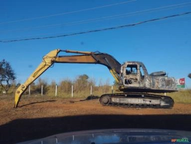 Escavadeira KOMATSU PC 200 SÉRIE 6 Imagem Escavadeira KOMATSU PC 200 SÉRIE 6