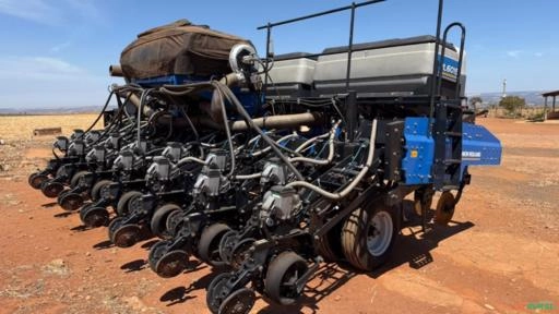 Plantadeira New Holland PL 6015 – 14×50 ano 2021 | Araguari/MG Imagem Plantadeira New Holland PL 6015 – 14×50 ano 2021 | Araguari/MG