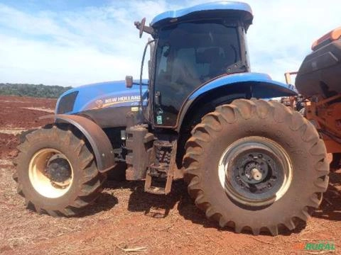 Imagem Trator New Holland T7.205 4x4 ano 20 Imagem Trator New Holland T7.205 4x4 ano 20