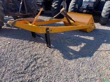 Concha hidráulica traseira para trator Imagem Concha hidráulica traseira para trator