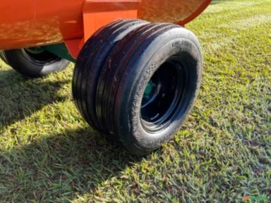 Imagem Distribuidor de Esterco Líquido modelo: DELN 4000/ Com Pneus novos/remold-capacidade,produto>novo Imagem Distribuidor de Esterco Líquido modelo: DELN 4000/ Com Pneus novos/remold-capacidade,produto>novo