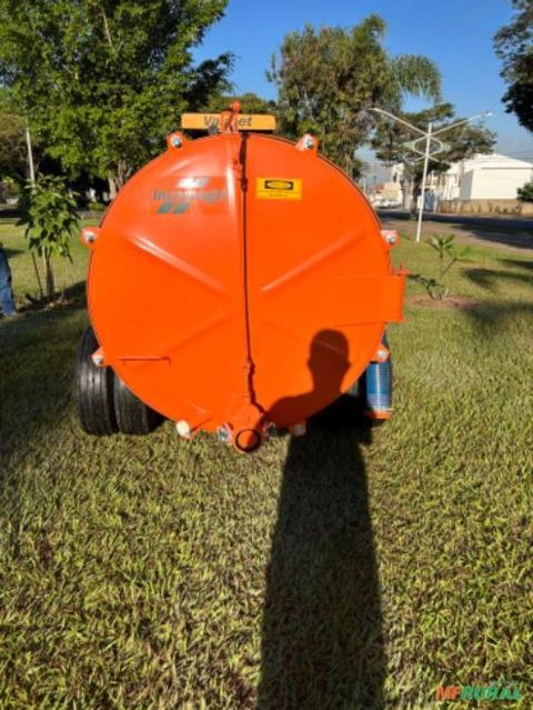 Imagem Distribuidor de Esterco Líquido modelo: DELN 4000/ Com Pneus novos/remold-capacidade,produto>novo Imagem Distribuidor de Esterco Líquido modelo: DELN 4000/ Com Pneus novos/remold-capacidade,produto>novo