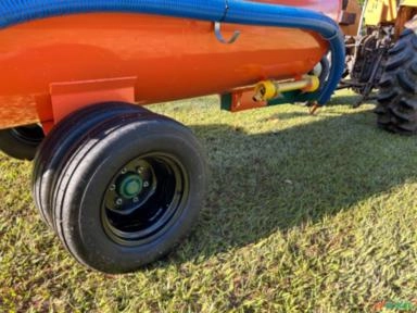 Imagem Distribuidor de Esterco Líquido modelo: DELN 4000/ Com Pneus novos/remold-capacidade,produto>novo Imagem Distribuidor de Esterco Líquido modelo: DELN 4000/ Com Pneus novos/remold-capacidade,produto>novo