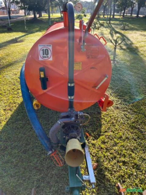 Imagem Distribuidor de Esterco Líquido modelo: DELN 4000/ Com Pneus novos/remold-capacidade,produto>novo Imagem Distribuidor de Esterco Líquido modelo: DELN 4000/ Com Pneus novos/remold-capacidade,produto>novo