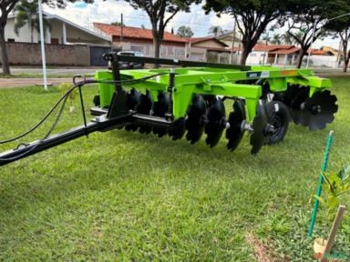 Grade Aradora Pesada de 20 discos,equipamento >novo Marca: Piccin Modelo: GAPICR 20x28”x290mm Imagem Grade Aradora Pesada de 20 discos,equipamento >novo Marca: Piccin Modelo: GAPICR 20x28”x290mm