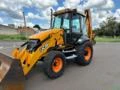 Retro Escavadeira JCB 3C Ano 2013/2014 cabine fechada com ar-condicionado