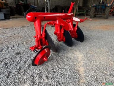Imagem Arado Marca Massey Ferguson de 3 discos Imagem Arado Marca Massey Ferguson de 3 discos