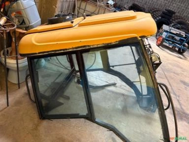 Imagem Cabine Marca: Agroleite para tratores Valtra Modelo: A750, A850 e A950 geração 1 do ano 2009 a 2014 Imagem Cabine Marca: Agroleite para tratores Valtra Modelo: A750, A850 e A950 geração 1 do ano 2009 a 2014