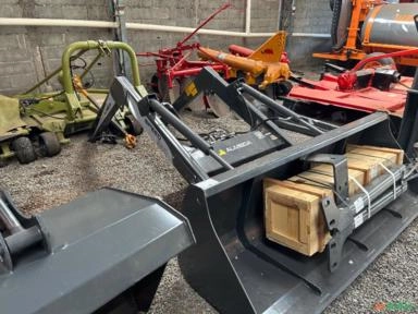 Imagem Conjunto de lâmina, concha e guincho de bag Marca: Almeida Imagem Conjunto de lâmina, concha e guincho de bag Marca: Almeida