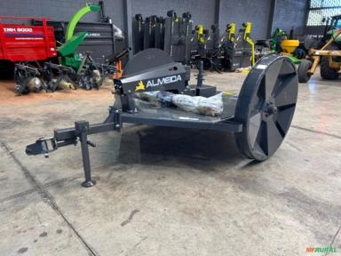 Roçadeira de pasto arrasto Almeida ROACAL 1800 nova de 1.80 m Imagem Roçadeira de pasto arrasto Almeida ROACAL 1800 nova de 1.80 m