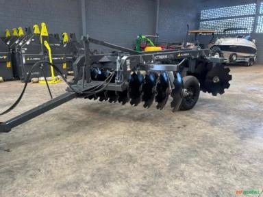 Grade aradora intermediária de 18 discos Marca: Almeida nova Imagem Grade aradora intermediária de 18 discos Marca: Almeida nova