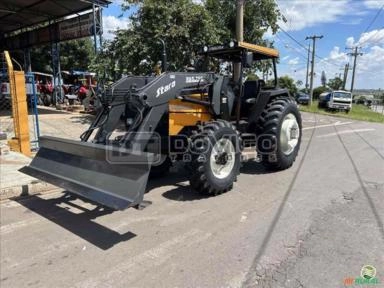 Trator Valtra 985S 4X4 Ano 2002 com conjunto de lamina Stara Imagem Trator Valtra 985S 4X4 Ano 2002 com conjunto de lamina Stara