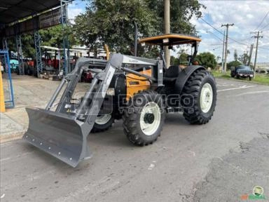 Trator Valtra BL88 4X4 Ano 2008 com conjunto de lamina dianteira nova Imagem Trator Valtra BL88 4X4 Ano 2008 com conjunto de lamina dianteira nova