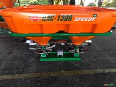 Semeadeira/Adubadeira e Calcareadeira dupla nova Marca: Cremasco DAC 1300 Speedy Imagem Semeadeira/Adubadeira e Calcareadeira dupla nova Marca: Cremasco DAC 1300 Speedy