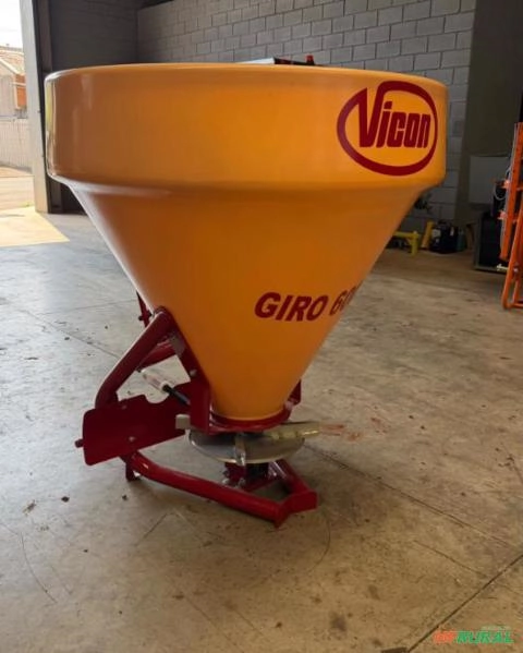 Semeadeira/Adubadeira e Calcareadeira nova Marca: Vicon, Giro 600 Mono disco Imagem Semeadeira/Adubadeira e Calcareadeira nova Marca: Vicon, Giro 600 Mono disco