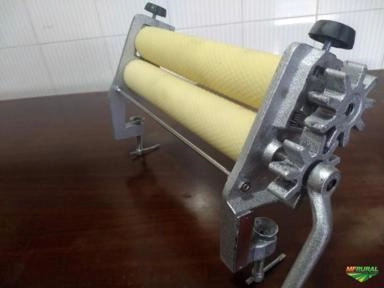 Imagem Cilindro Alveolar de Cera de Abelhas Imagem Cilindro Alveolar de Cera de Abelhas