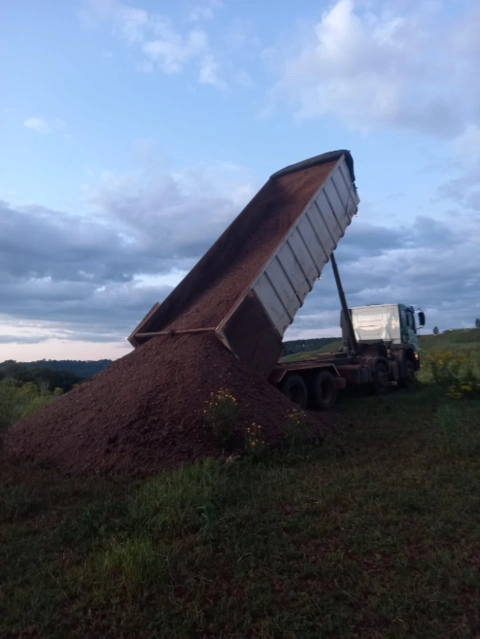 Imagem Cama de Frango Classe A – Adubo Orgânico de Alta Qualidade Imagem Cama de Frango Classe A – Adubo Orgânico de Alta Qualidade