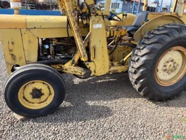 TRATOR MASSEY FERGUSON MODELO 65R ANO 81