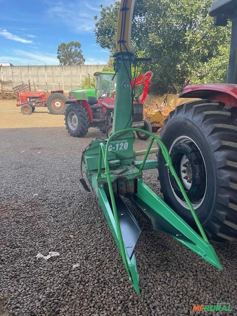 Ensiladeira Forrageira C 120 JF Imagem Ensiladeira Forrageira C 120 JF