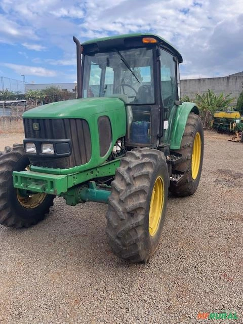 Trator John Deere 6110 J 2011 Imagem Trator John Deere 6110 J 2011