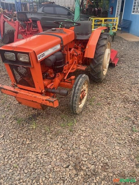 TRATOR AGRALE 4100 ANO 80 COM ROÇADEIRA Imagem TRATOR AGRALE 4100 ANO 80 COM ROÇADEIRA