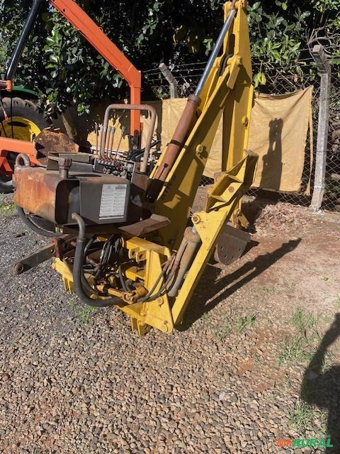 RETROESCAVADEIRA AGRICOLA MODELO RTA 6 MARCA TATU Imagem RETROESCAVADEIRA AGRICOLA MODELO RTA 6 MARCA TATU