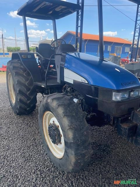 TRATOR NEW HOLLAND MODELO TL 75E ANO 2009 Imagem TRATOR NEW HOLLAND MODELO TL 75E ANO 2009