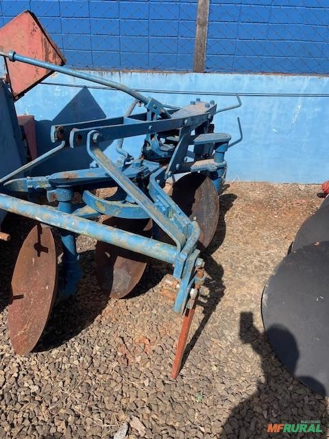 ARADO REVERSIVEL DE 3 DISCOS MARCA JUMIL Imagem ARADO REVERSIVEL DE 3 DISCOS MARCA JUMIL