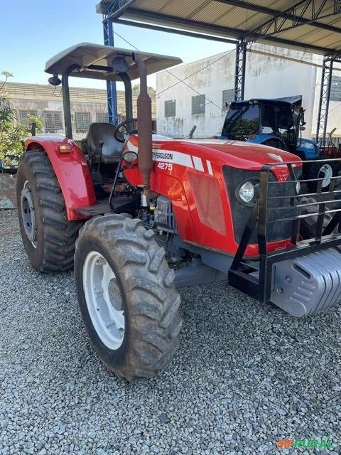 TRATOR MARCA MASSEY FERGUSON MODELO 4275/4 Imagem TRATOR MARCA MASSEY FERGUSON MODELO 4275/4
