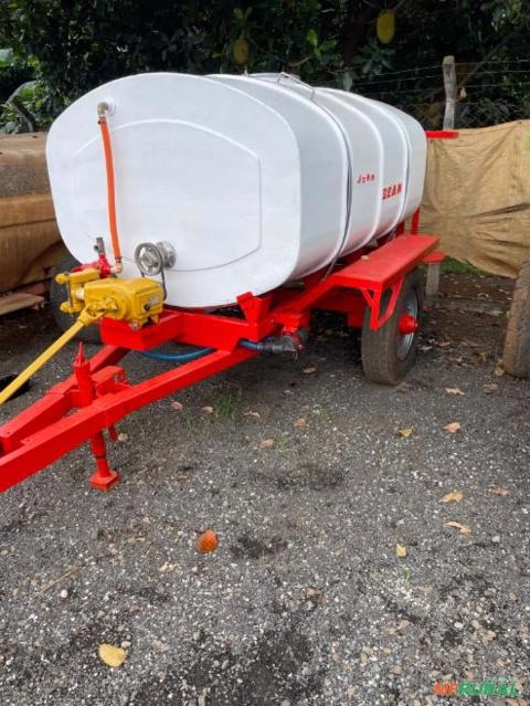 PULVERIZADOR DE 2000LTS COM BOMBA JACTO Imagem PULVERIZADOR DE 2000LTS COM BOMBA JACTO