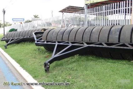 Rolo pneu compactar semente capim Imagem Rolo pneu compactar semente capim