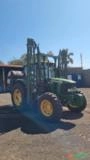 Trator John Deere 6100J com Pulverizador de Barra Central 15 Metros - Ano 2017 Imagem Trator John Deere 6100J com Pulverizador de Barra Central 15 Metros - Ano 2017