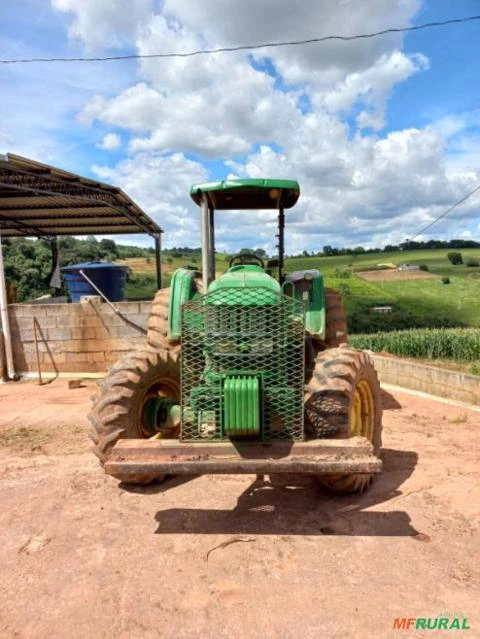 Trator John Deere  6110D  2010