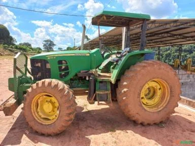 Trator John Deere  6110D  2010