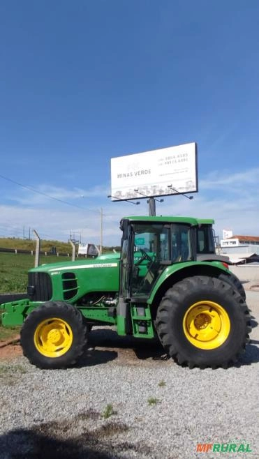 Trator John Deere 6130J Cabinado ano 2011 Imagem Trator John Deere 6130J Cabinado ano 2011