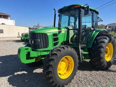 Trator John Deere 6110J Cabinado - Ano 2013 Imagem Trator John Deere 6110J Cabinado - Ano 2013