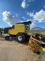Colheitadeira New Holland TC 57 com Plataforma de corte 18 Pés - Ano 1999 Imagem Colheitadeira New Holland TC 57 com Plataforma de corte 18 Pés - Ano 1999