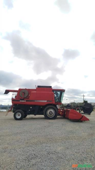 Colheitadeira Case IH 2566 com Plataforma de corte 25 Pés - Ano 2013 Imagem Colheitadeira Case IH 2566 com Plataforma de corte 25 Pés - Ano 2013