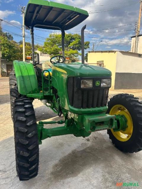 Trator John Deere 5055E Plataformado - Ano 2018 Imagem Trator John Deere 5055E Plataformado - Ano 2018