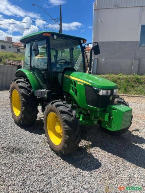 Trator John Deere 5070EN Cabinado - Ano 2022 Imagem Trator John Deere 5070EN Cabinado - Ano 2022