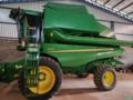 Colheitadeira John Deere S440 com Plataforma de Corte 25 Pés e Plataforma de Milho 610 - Ano 2019 Imagem Colheitadeira John Deere S440 com Plataforma de Corte 25 Pés e Plataforma de Milho 610 - Ano 2019