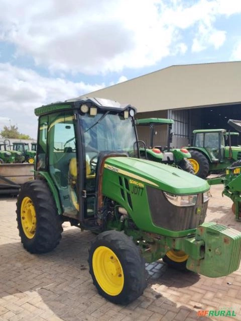 Trator John Deere 5080EN Cabinado - Ano 2022 Imagem Trator John Deere 5080EN Cabinado - Ano 2022