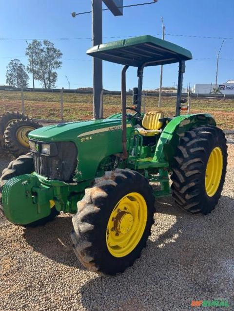 Trator John Deere 5075 E Plataformado - Ano 2018 Imagem Trator John Deere 5075 E Plataformado - Ano 2018