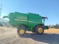 Colheitadeira John Deere S550 com Plataforma de Corte 30 Pés - Ano 2021 Imagem Colheitadeira John Deere S550 com Plataforma de Corte 30 Pés - Ano 2021