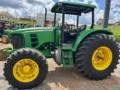 Trator John Deere 6110J Plataformado - Ano 2011 Imagem Trator John Deere 6110J Plataformado - Ano 2011